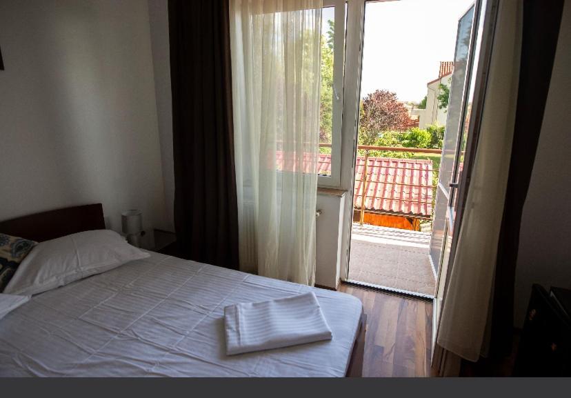Vila Jean Bart Hotel มันกาเลีย ภายนอก รูปภาพ