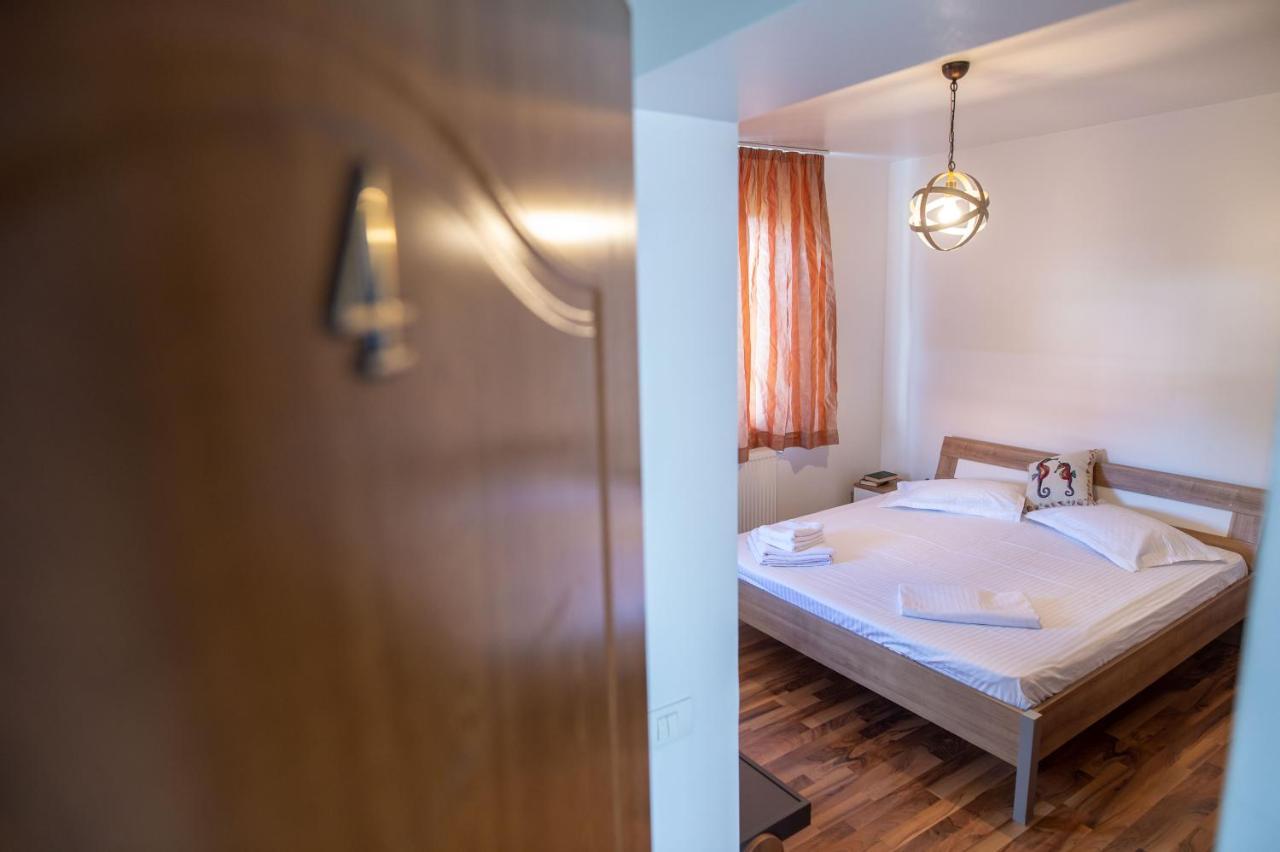 Vila Jean Bart Hotel มันกาเลีย ภายนอก รูปภาพ