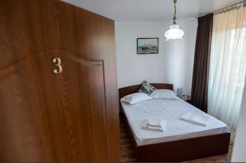 Vila Jean Bart Hotel มันกาเลีย ภายนอก รูปภาพ