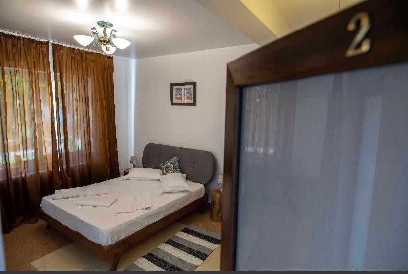Vila Jean Bart Hotel มันกาเลีย ภายนอก รูปภาพ