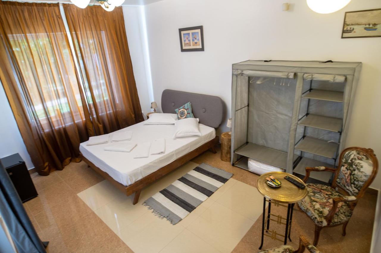 Vila Jean Bart Hotel มันกาเลีย ภายนอก รูปภาพ